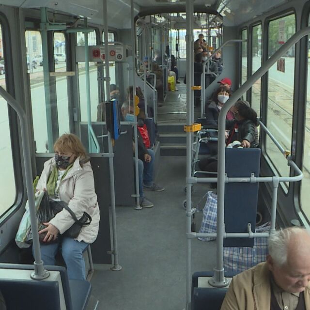 От понеделник: Ако се качиш в трамвая без маска – глоба