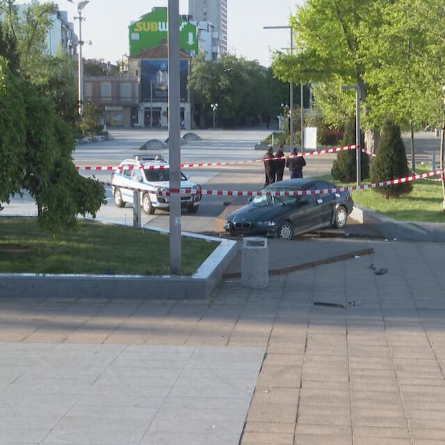 Хората в Бургас настояват за ограничителни колчета по пешеходната зона 