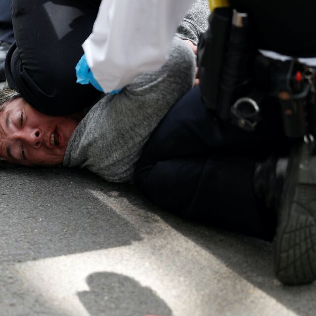 Арестуваха 19 души по време на протест срещу ограничителните мерки в Лондон