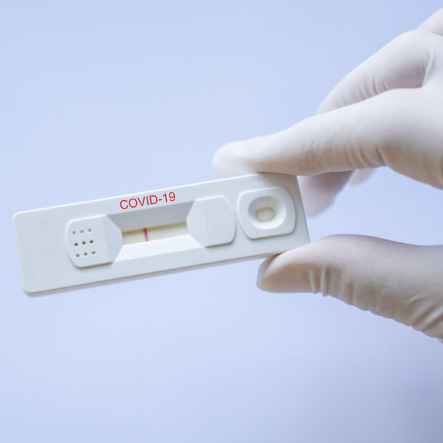 „Пирогов“ предлага PCR тестове за COVID-19 на пътуващи в чужбина