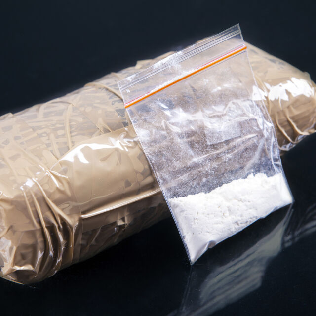 Пловдивската полиция задържа мъж с 1 кг хероин на стойност 90 хил. лв.
