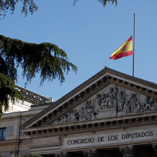 Испания в 10-дневен национален траур в памет на починалите от COVID-19
