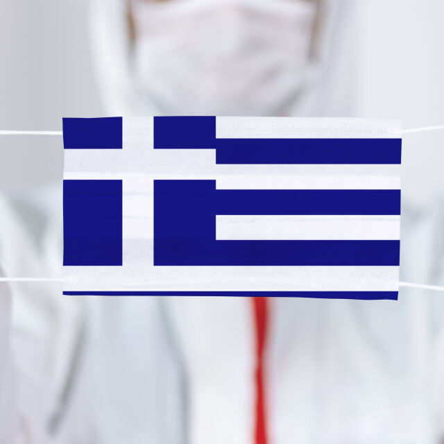 Неваксинираните медицински работници в Гърция се връщат на работа
