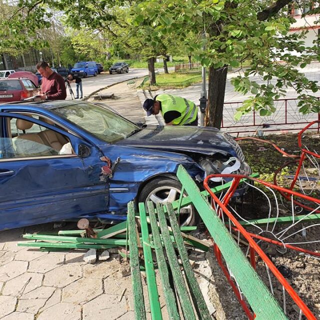 18-годишно момиче без книжка блъсна с колата си дете в Свиленградско