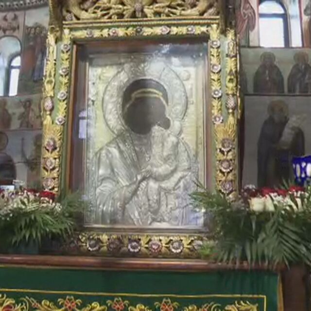 Шествие с чудотворната икона на Богородица на Светли понеделник в Бачковския манастир