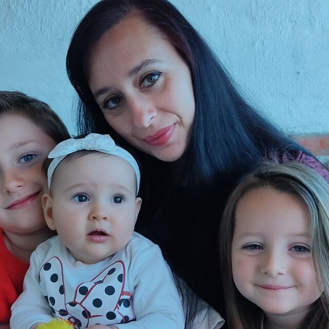 Димитрина Младенова, психотерапевт и майка на три деца : Бързо разбрах, че майчинството е по-скоро пътуване на „закрито”
