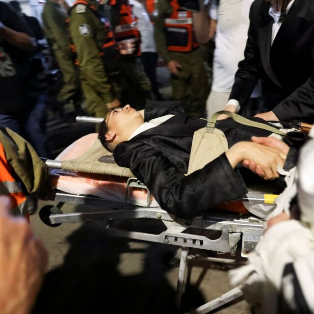 Най-малко двама загинали и над 160 ранени при срутване на трибуна в синагога в Израел (СНИМКИ и ВИДЕО)