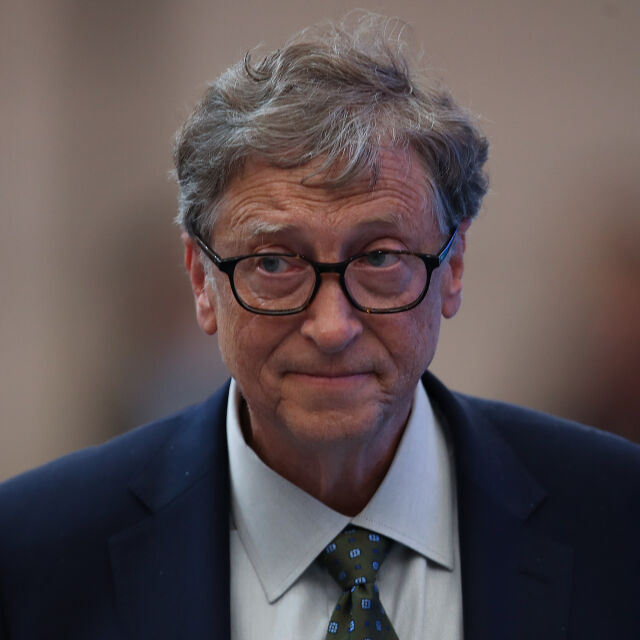 Бил Гейтс е напуснал "Майкрософт" заради връзка със служителка