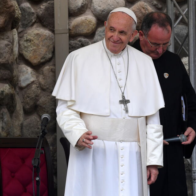 Папа Франциск е приет в болница за планова операция