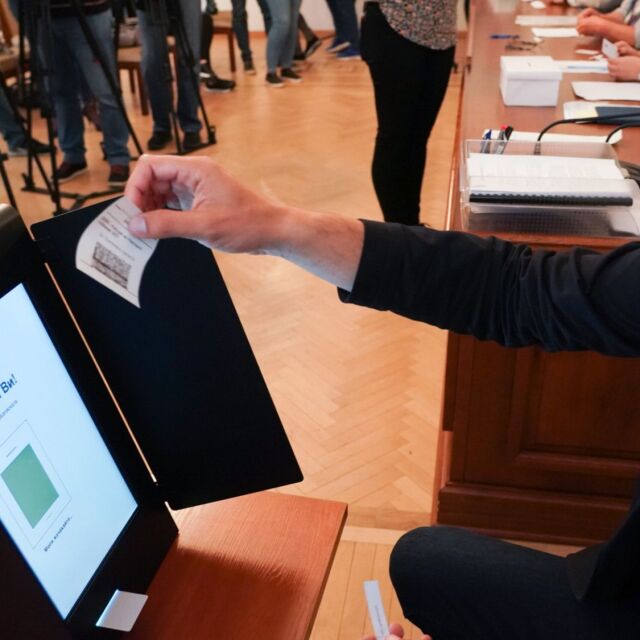 Броят контролните разписки от машинното гласуване в 30% от секциите