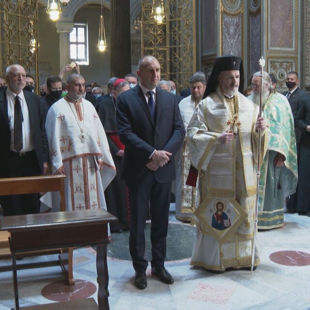За първи път: Български архиепископ води служба в базиликата "Сан Клементе" в Рим