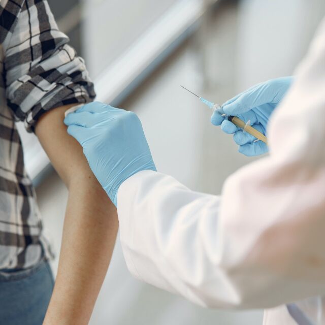 Белият дом: 50% от американците са ваксинирани срещу COVID-19