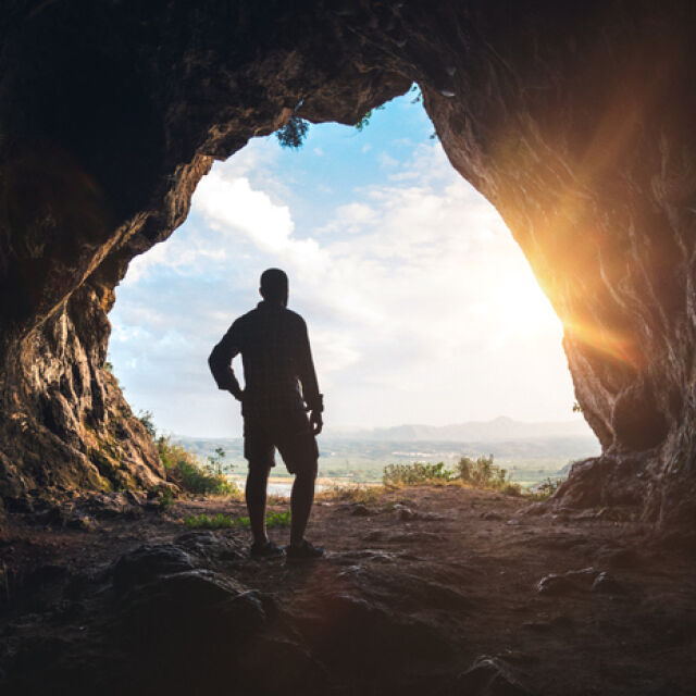 „Да натиснеш пауза“: 15 души живяха 40 дни в пещера, за да изследват усещането за време