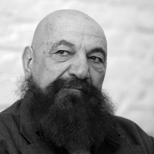Почина известният български илюзионист Астор