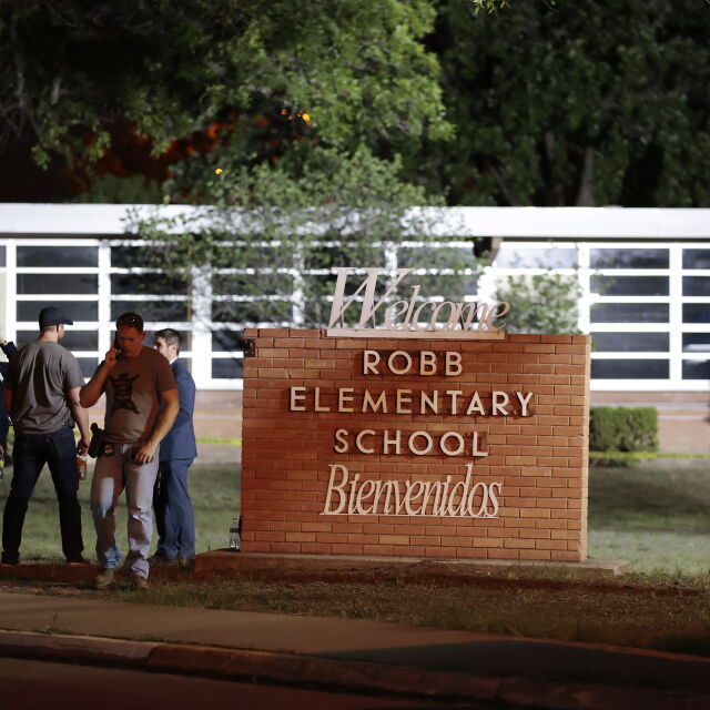 Стрелбата в училище в Тексас, убити са 19 деца и двама възрастни