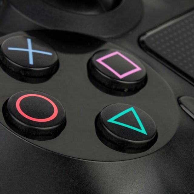 Защо Sony избра тези форми за контролера на PlayStation