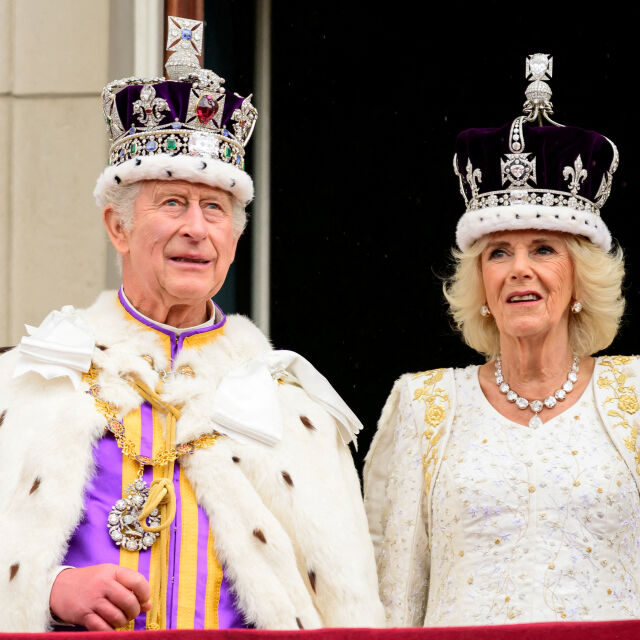 „Да живее кралят“: На историческа церемония Чарлз III получи короната (ОБЗОР)