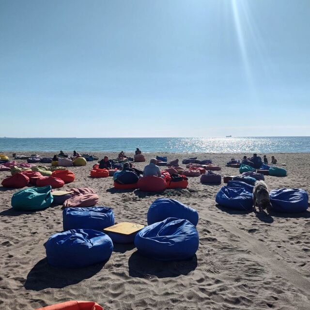 Приложение помага на туристите предварително да си запазват чадър и шезлонг на плажа