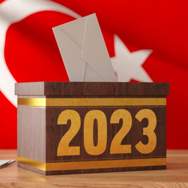 Изборите в Турция: Рекордна избирателна активност от чужбина и последни срещи на кандидатите с народа