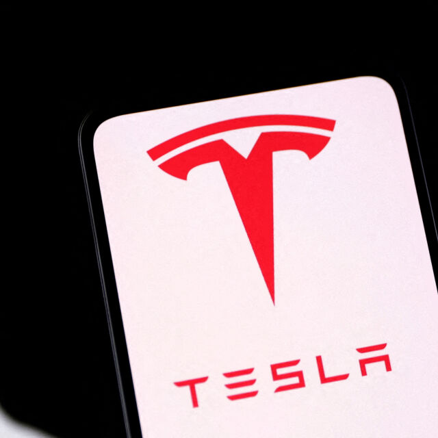 Скритият смисъл зад логото на Tesla