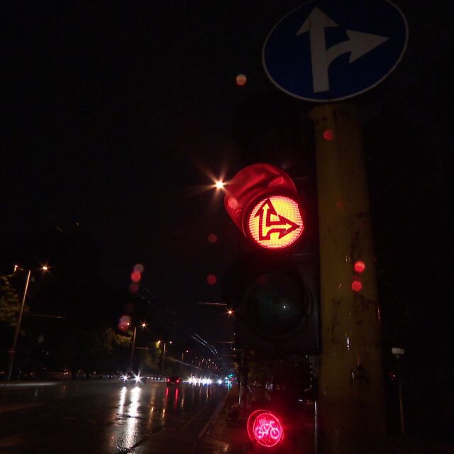 След тежката катастрофа на бул. „Сливница“: Светофарът вече работи денонощно