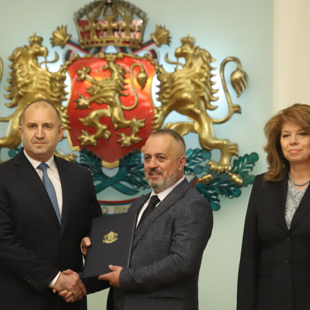 Българско гражданство: Паспорти за председателя и секретаря на клуба "Иван Михайлов" в Битоля