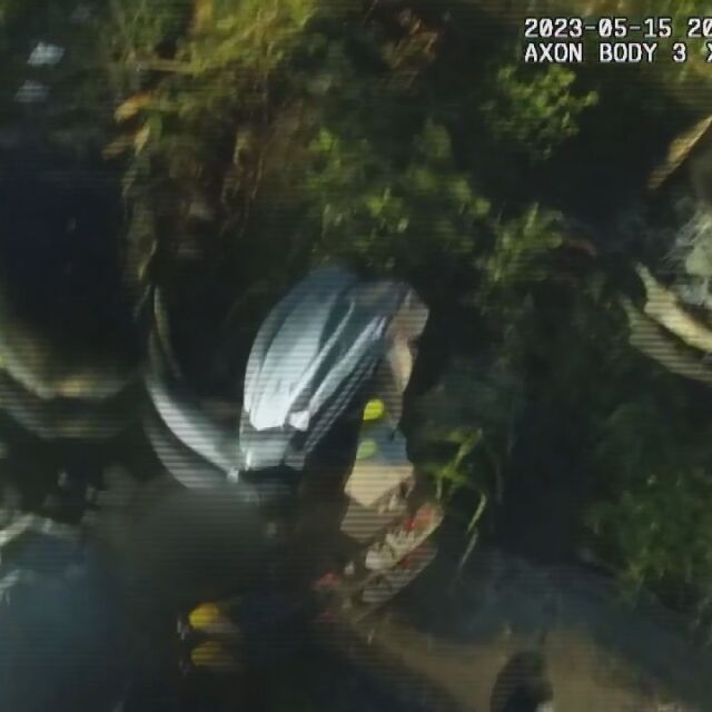  Драматични фрагменти демонстрират по какъв начин полицията намира отвлечено бебе в дере 