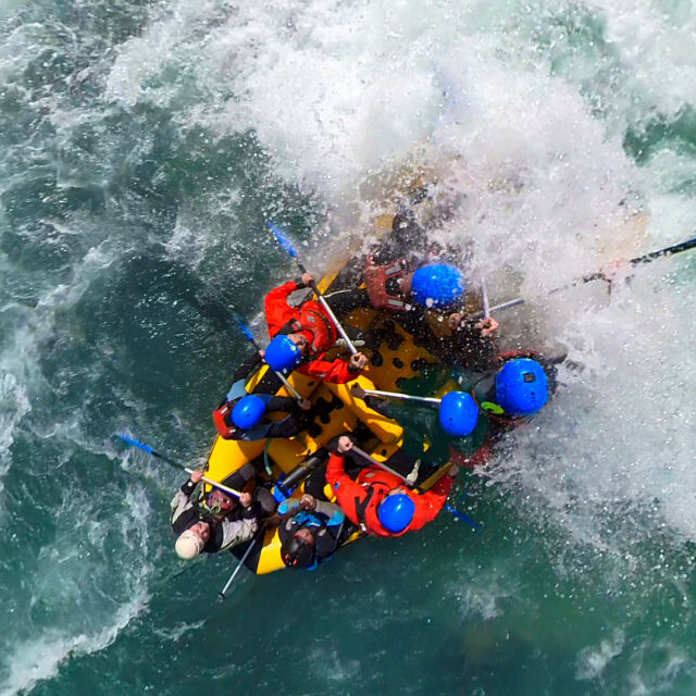 Екстремен туризъм: На рафтинг по буйните води на р. Тара в Босна (ВИДЕО И СНИМКИ)