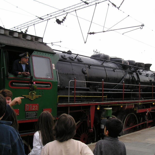 Специален влак с парен локомотив ще пътува до Перник на 1 юни 