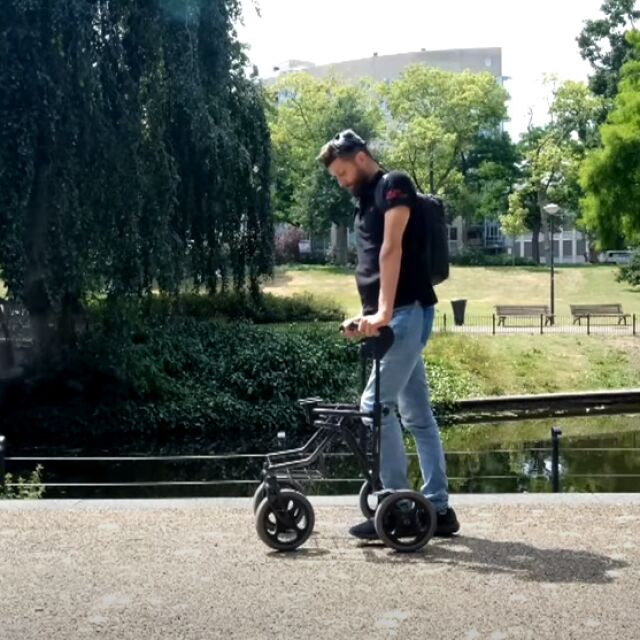 Парализиран мъж ходи отново благодарение на AI технология