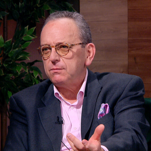  Петър Стоянович: Не знам дали българинът търси повече Бога, или данъчния контрольор 