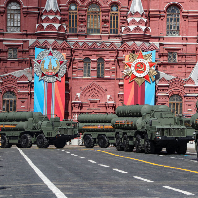 Генерална репетиция за военния парад в Москва (ВИДЕО и СНИМКИ)