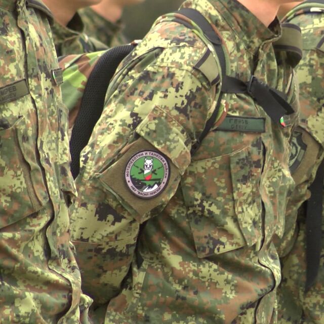 Да бъдеш курсант: Неизвестните моменти от обучението за Българската армия