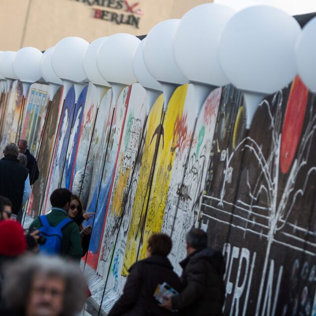 18% от руснаците смятат падането на Берлинската стена за негативно събитие