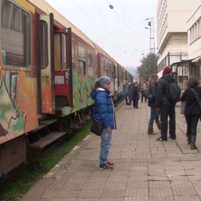 Намалената субсидия на БДЖ - фиктивна причина за съкращенията и спирането на влакове