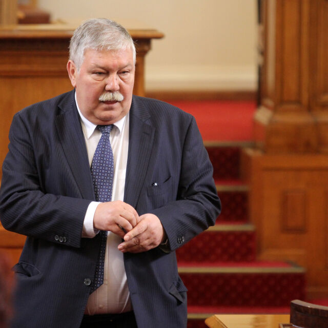 Парламентът прие оставката на Стоян Тонев