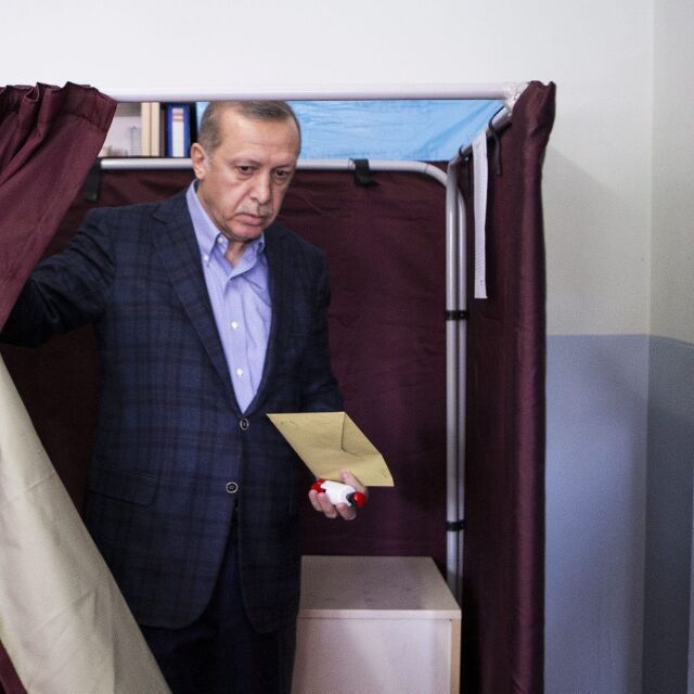 Единадесет партии ще могат да участват в предсрочните избори в Турция