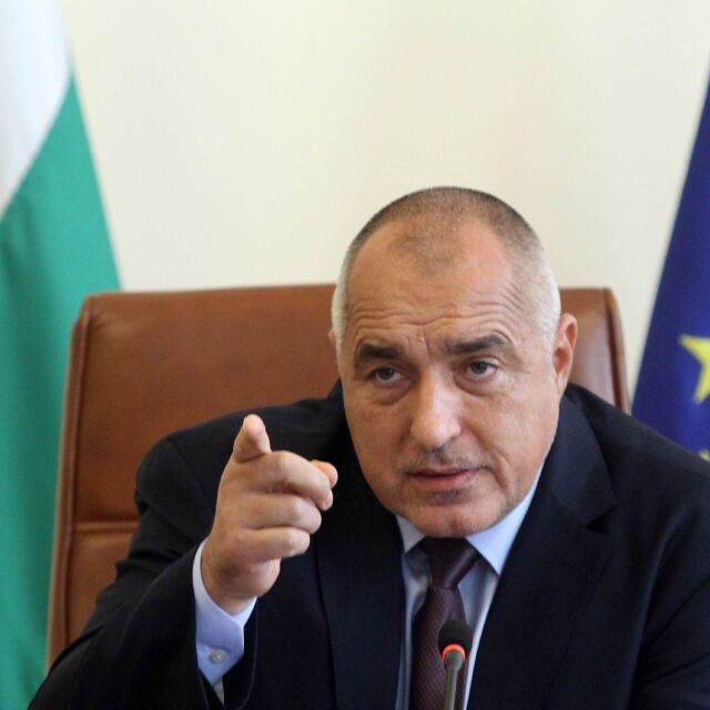 Неяснотите с винетките разгневиха Борисов, заплаши шефа на АПИ