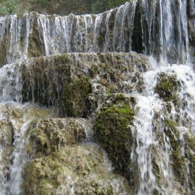 Свлачище затрупа двама английски туристи край Крушунските водопади