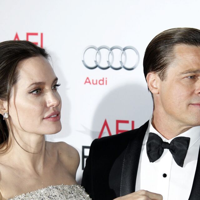 Анджелина Джоли се развежда с Брад Пит
