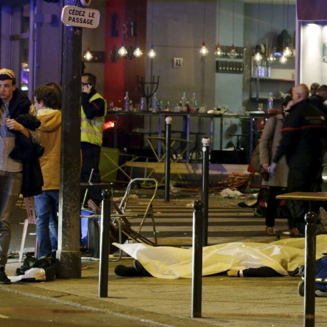Терористични атаки окървавиха Париж (ОБЗОР)
