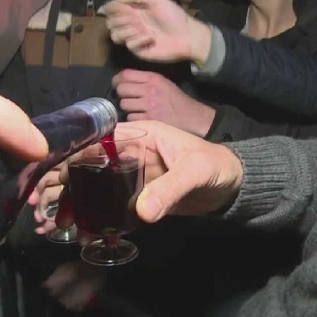 Във Франция отбелязват с тържества новата реколта младо вино Божоле