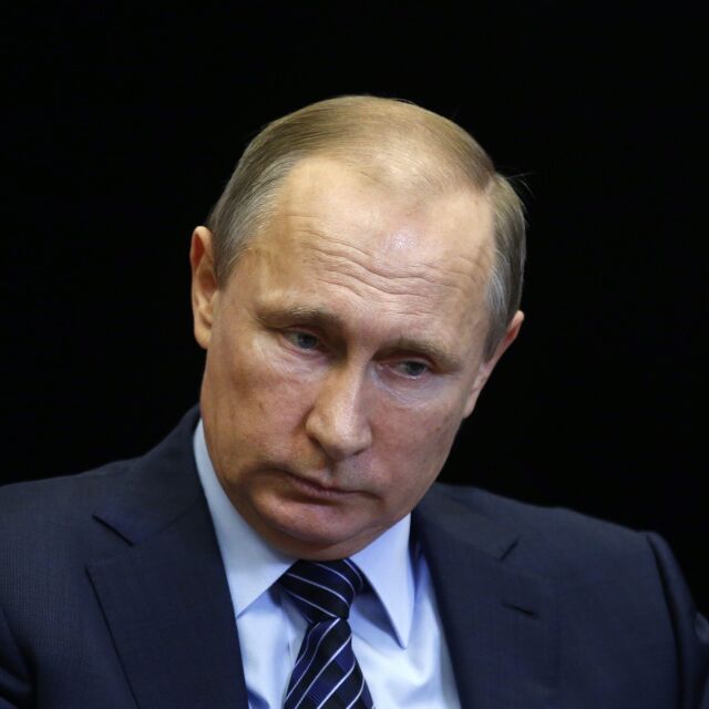 Путин е в самоизолация след случаи на COVID-19