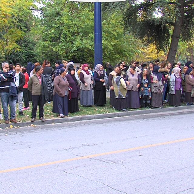 Протестиращи пред съда в Пазарджик поискаха двойният убиец да не излезе на свобода