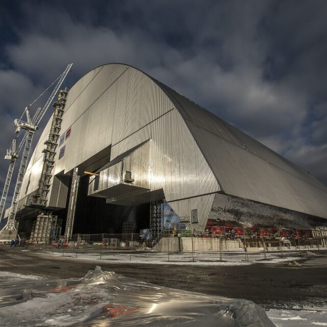 Нов саркофаг ще покрие руините в Чернобил (ВИДЕО)