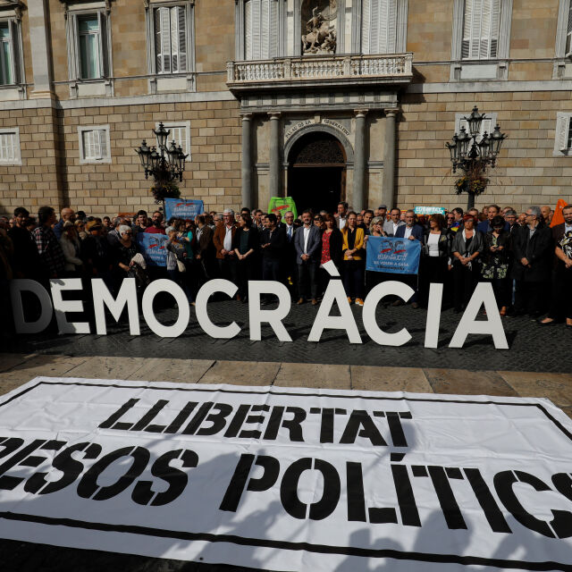 Испанската прокуратура поиска задържането на осем каталунски министри