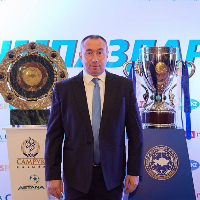 "Астана" преговаря със Станимир Стоилов