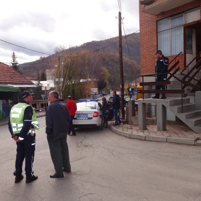 Български лекари са били държани с часове в полицията в Босилеград (СНИМКИ)