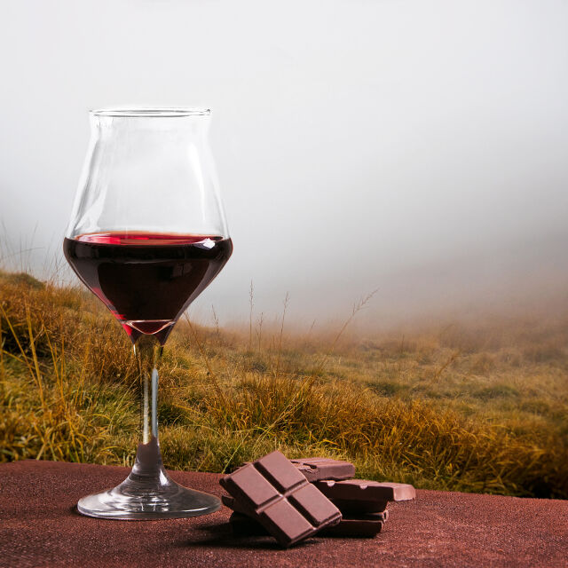 Тайната на младостта е яденето на шоколад и пиенето на червено вино