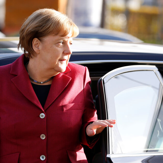Ангела Меркел е под домашна карантина